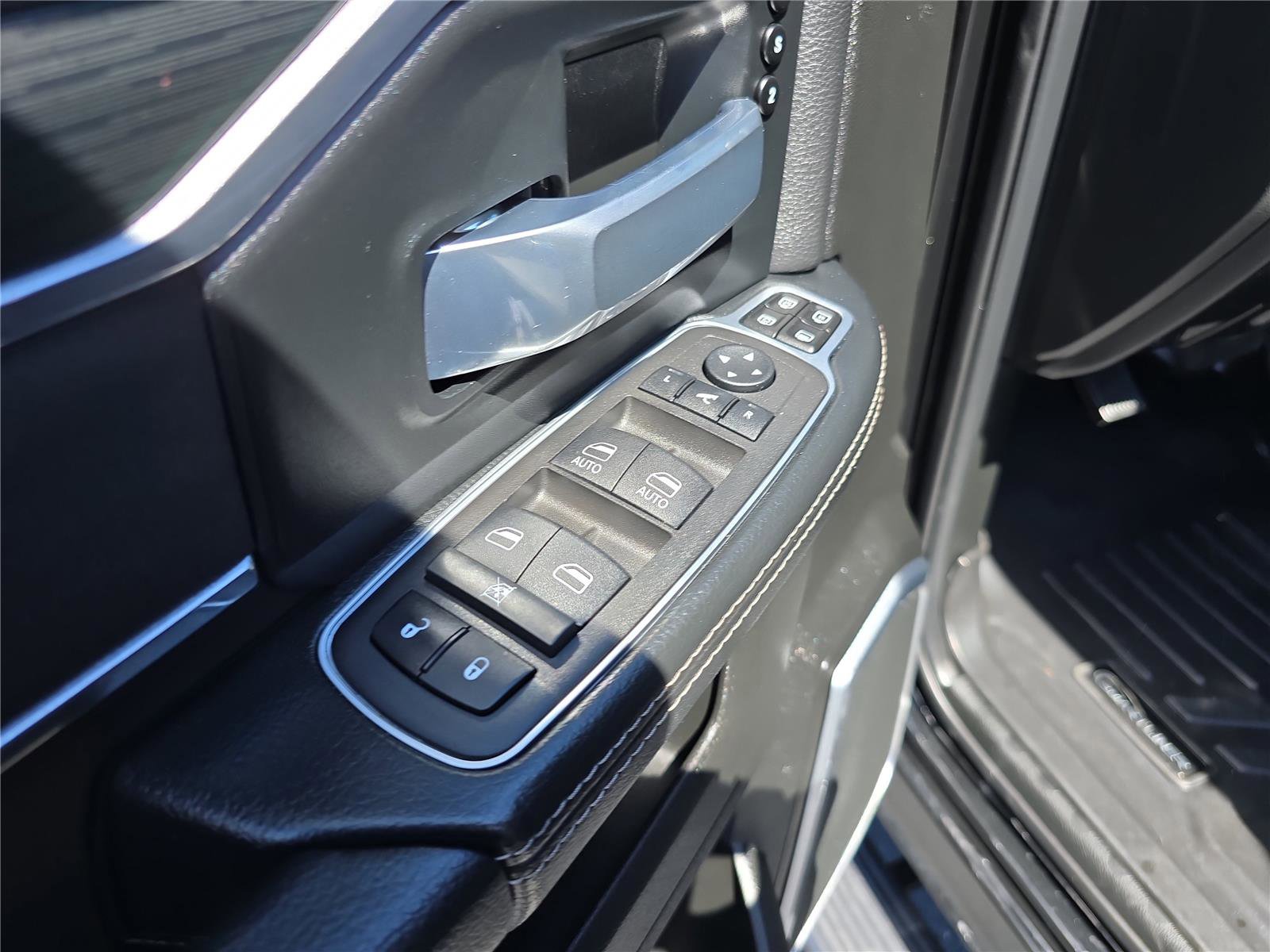 Used 2024 RAM 3500 Laramie w/ Night Edition image 20