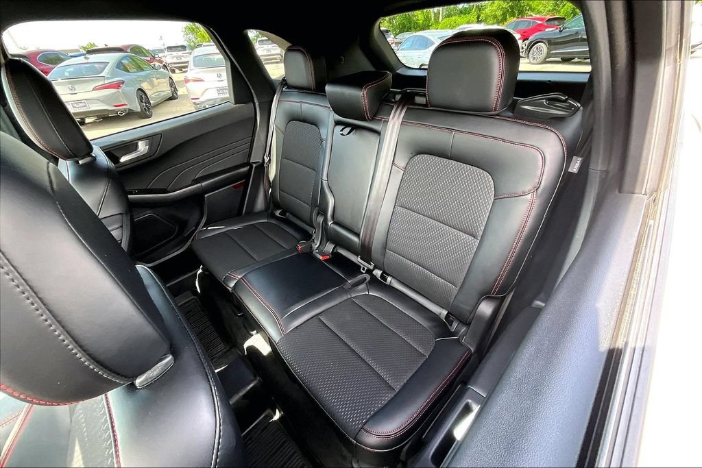 Used 2025 Ford Escape ST-Line w/ Tech Pack #1 FWD image 34