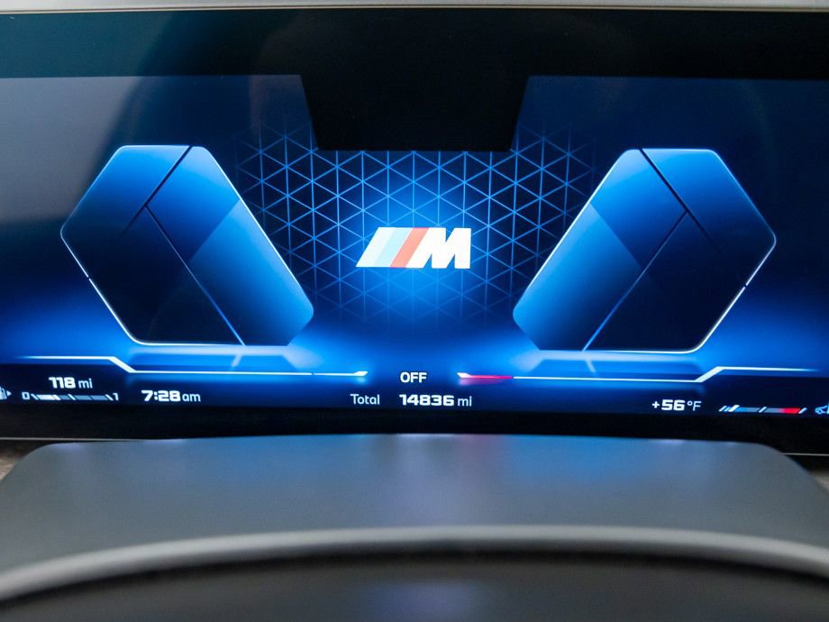 Certified 2025 BMW X7 M60i w/ Executive Package image 23