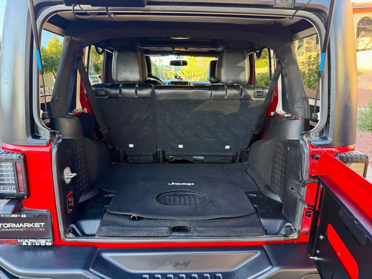 Used 2016 Jeep Wrangler Unlimited Rubicon image 21