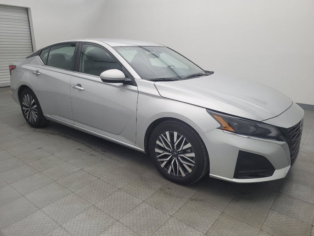 Used 2023 Nissan Altima 2.5 SV image 11