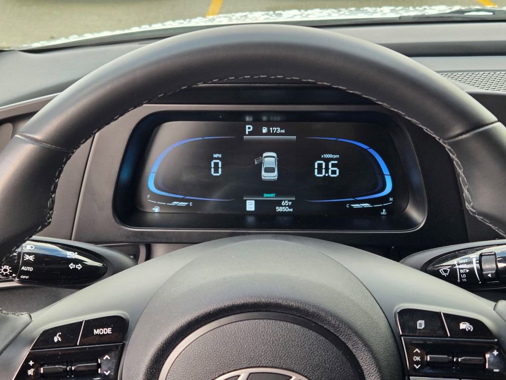 Used 2025 Hyundai Elantra Sport image 38