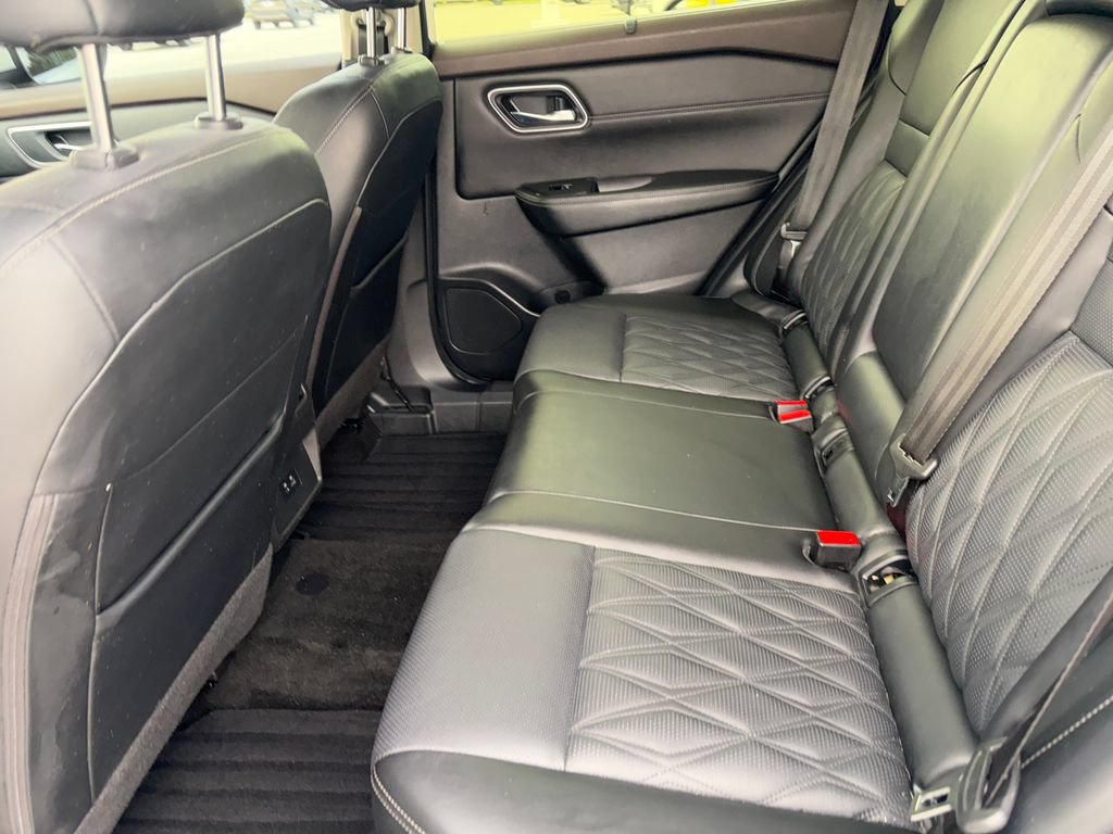 Certified 2023 Nissan Rogue Platinum FWD image 25