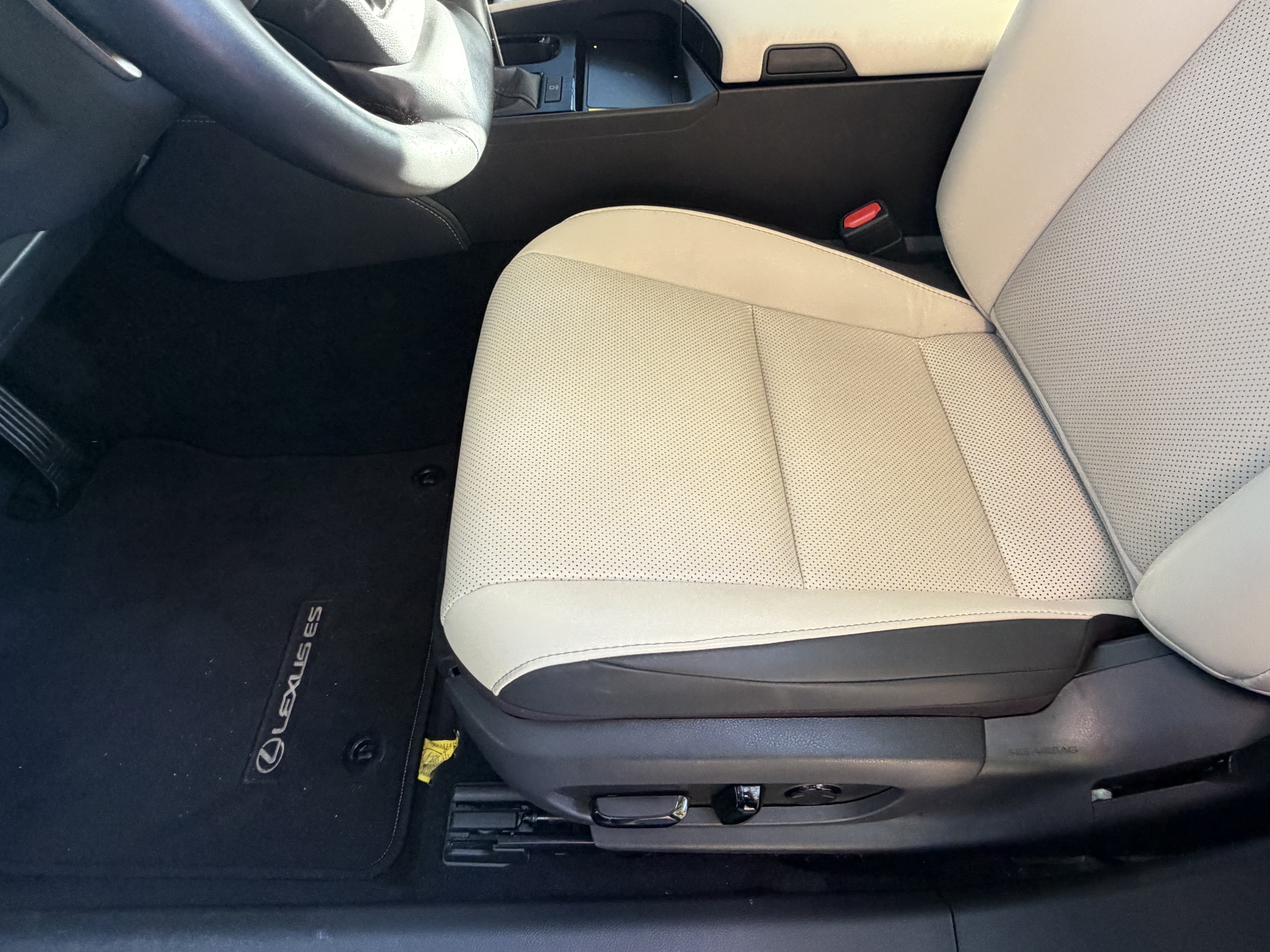 Used 2025 Lexus ES 350 w/ Premium Package FWD image 16