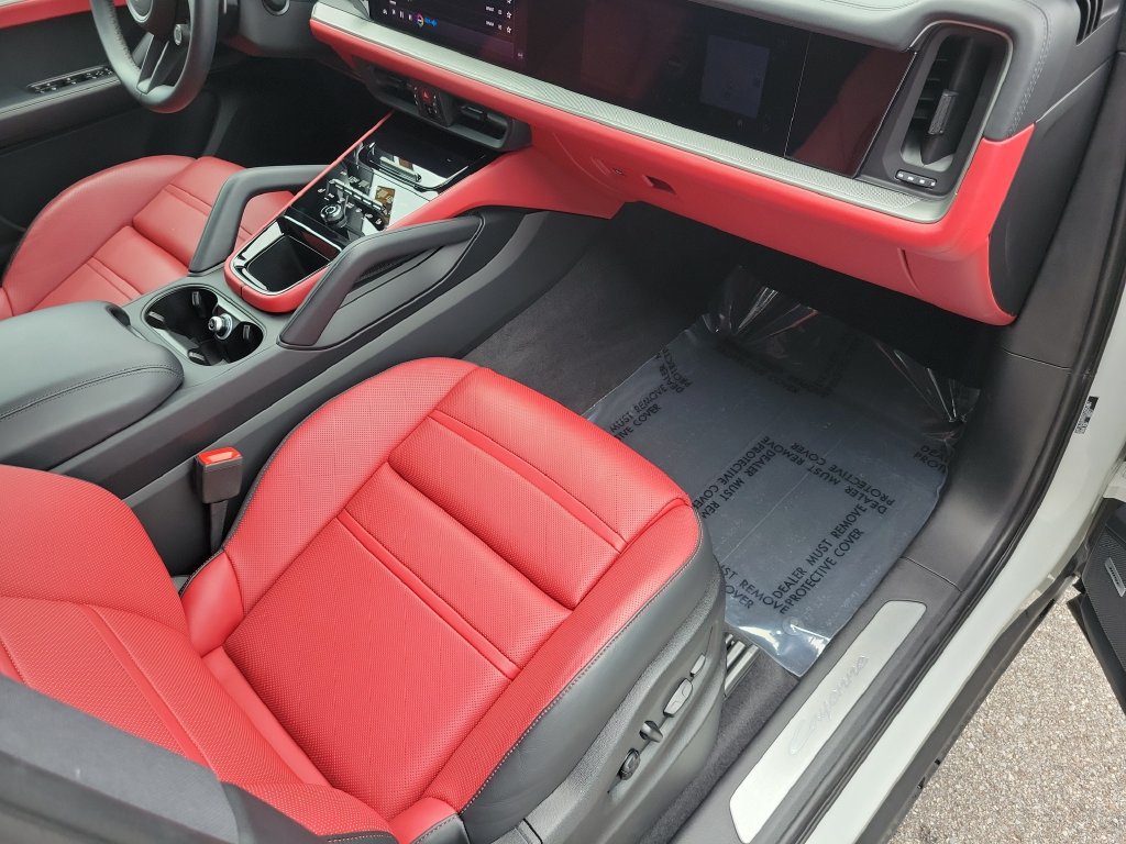 Certified 2026 Porsche Cayenne AWD/4WD image 19