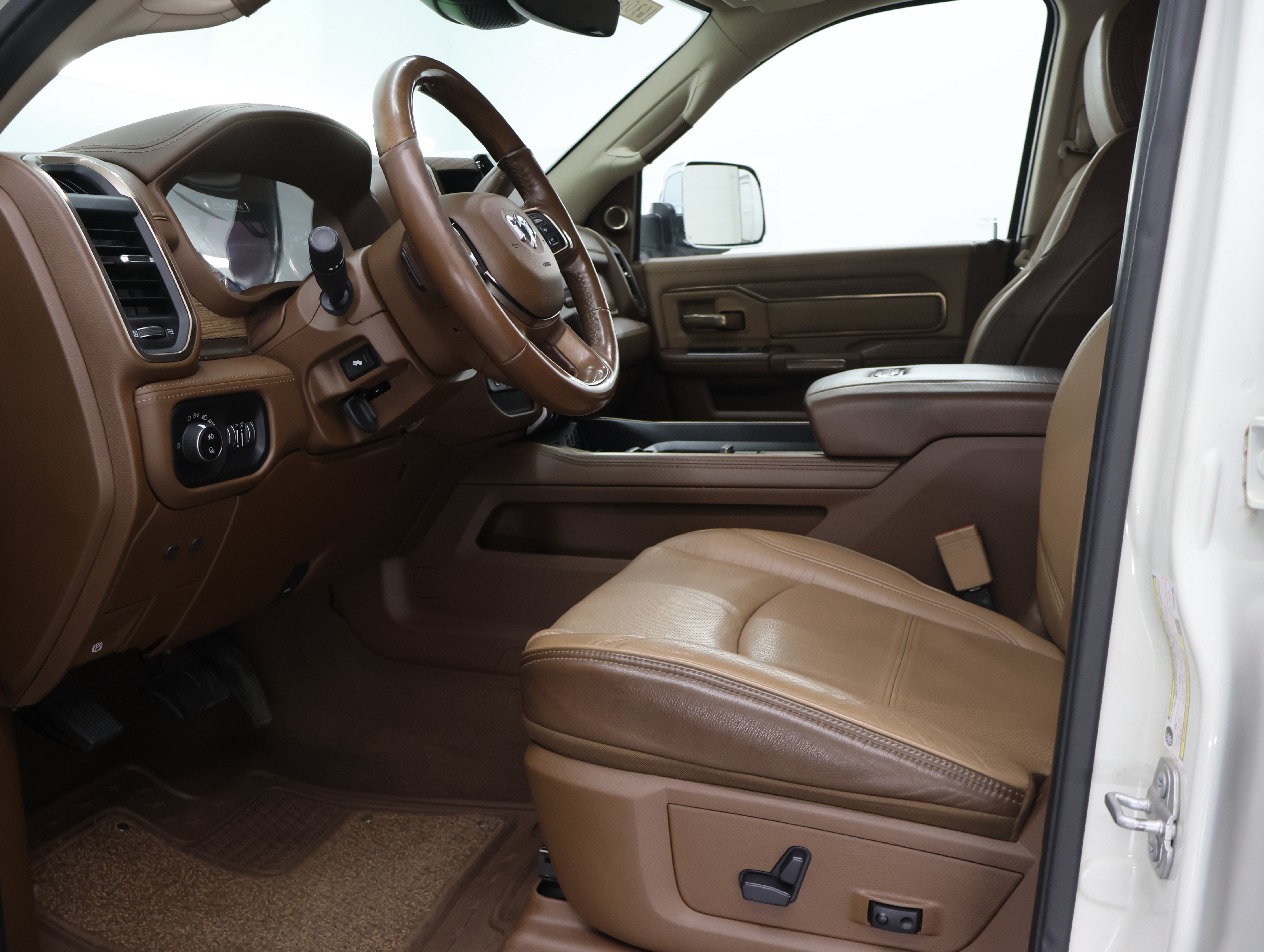 Used 2019 RAM 2500 Limited AWD/4WD image 8
