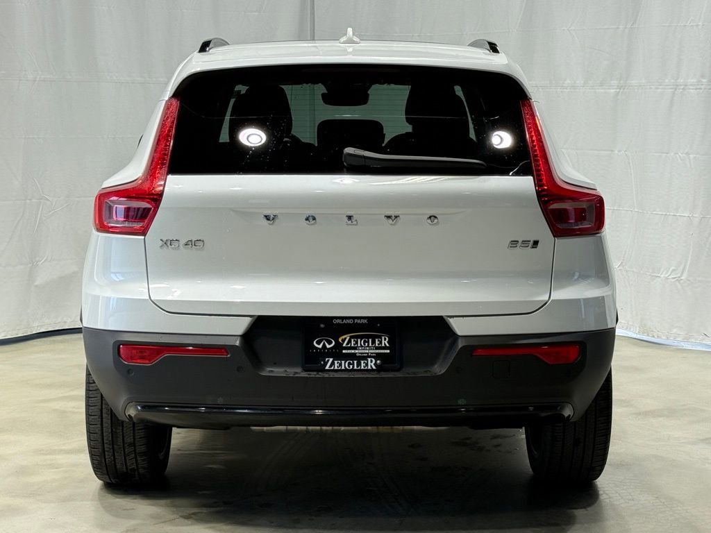 Used 2024 Volvo XC40 B5 Plus w/ Climate Package image 5