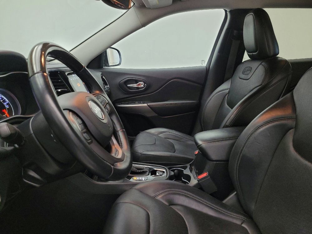 Used 2019 Jeep Cherokee Overland w/ Technology Group image 17