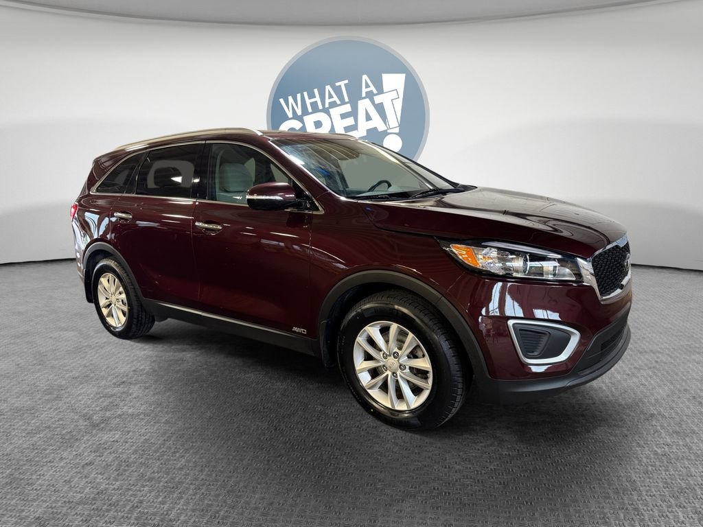 Used 2017 Kia Sorento AWD w/ LX Convenience Package image 1