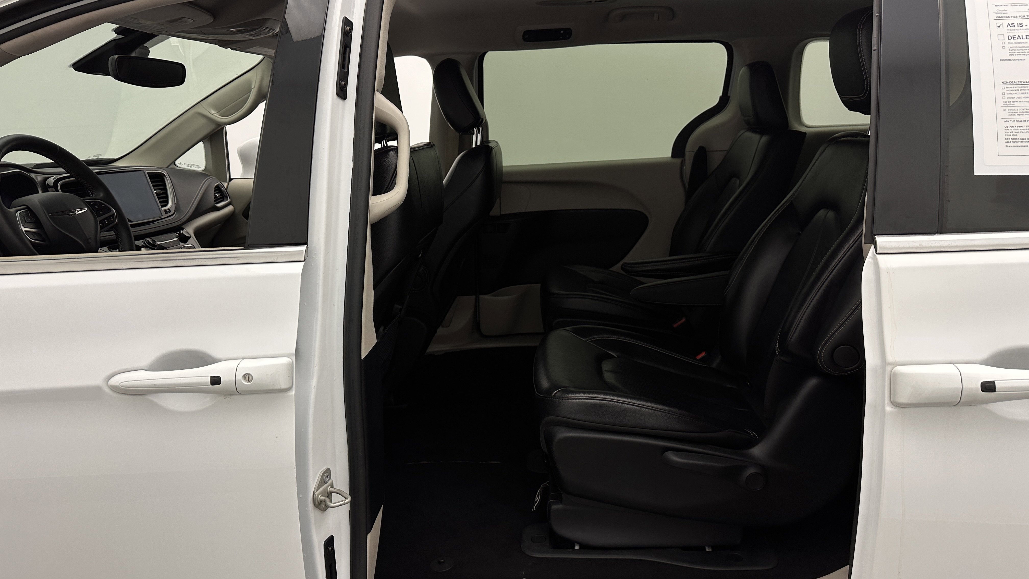 Used 2022 Chrysler Pacifica Touring-L FWD image 26