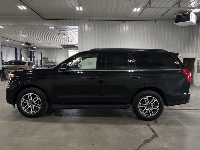 Used 2025 Ford Expedition Active AWD/4WD image 5