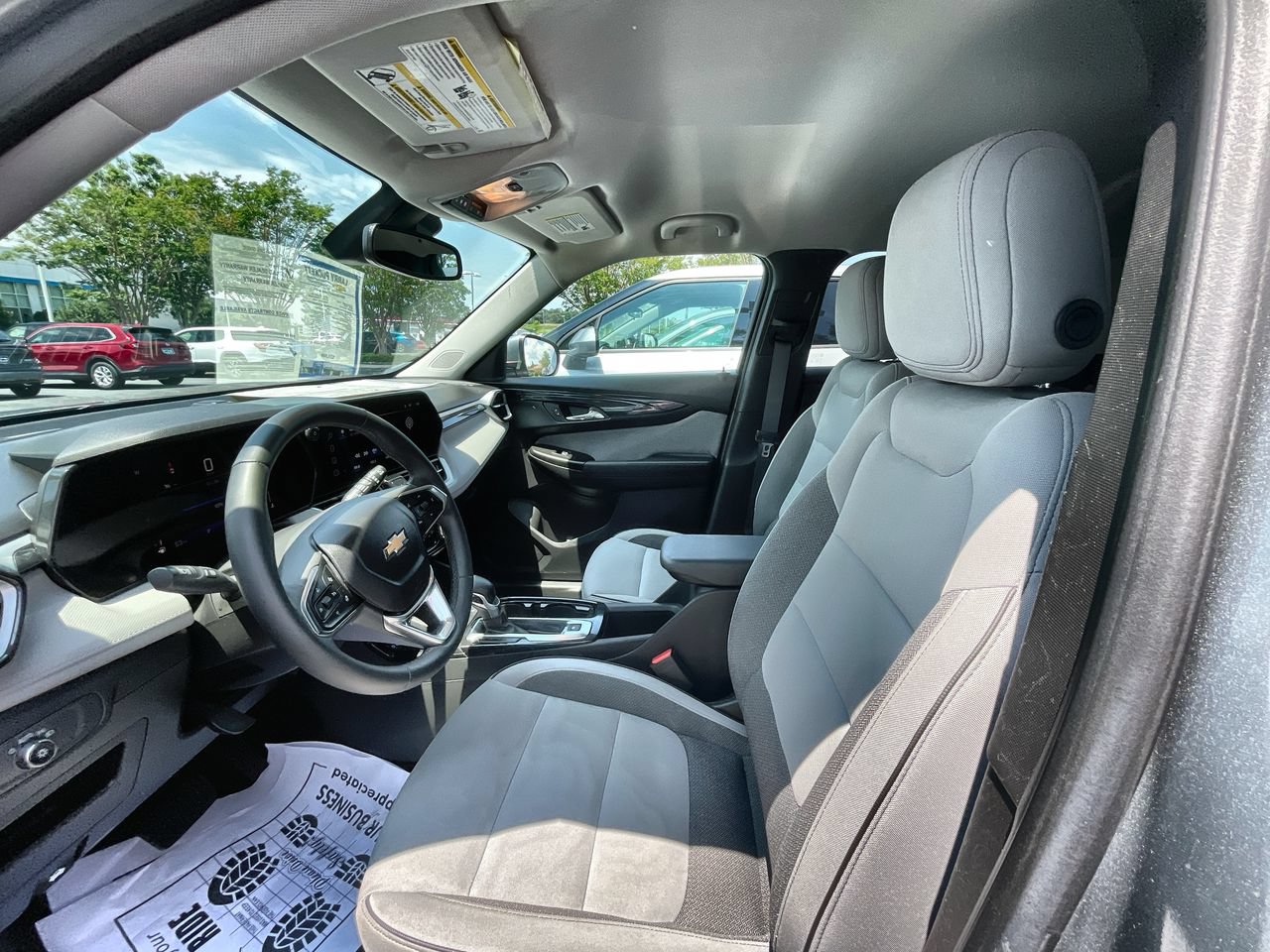 Used 2024 Chevrolet TrailBlazer LT w/ Convenience Package FWD image 18