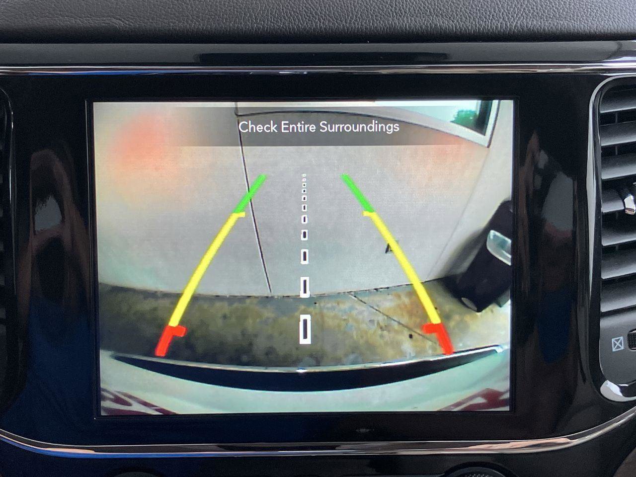 Used 2020 Jeep Grand Cherokee Overland AWD/4WD image 12