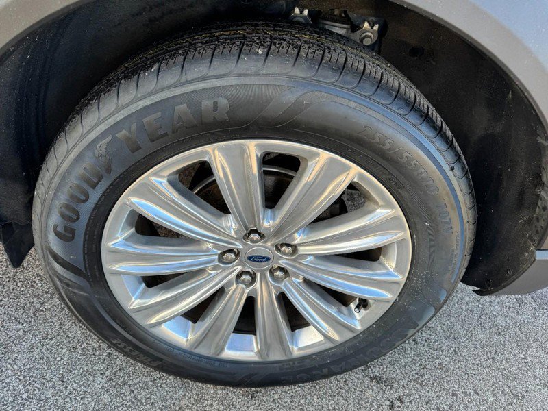 Used 2020 Ford Explorer Limited w/ Class III Trailer Tow Package image 26