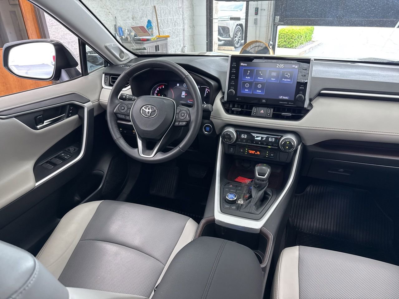 Used 2022 Toyota RAV4 Limited w/ Limited Grade Weather Package AWD/4WD image 47