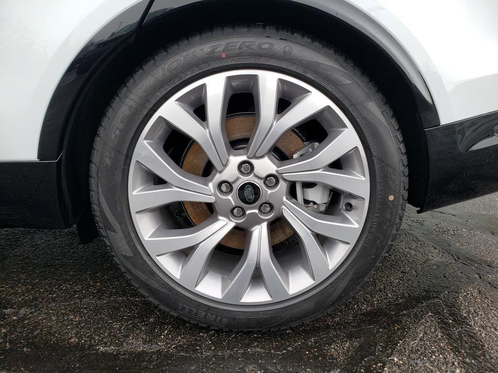 New 2026 Land Rover Discovery Limited Edition image 27