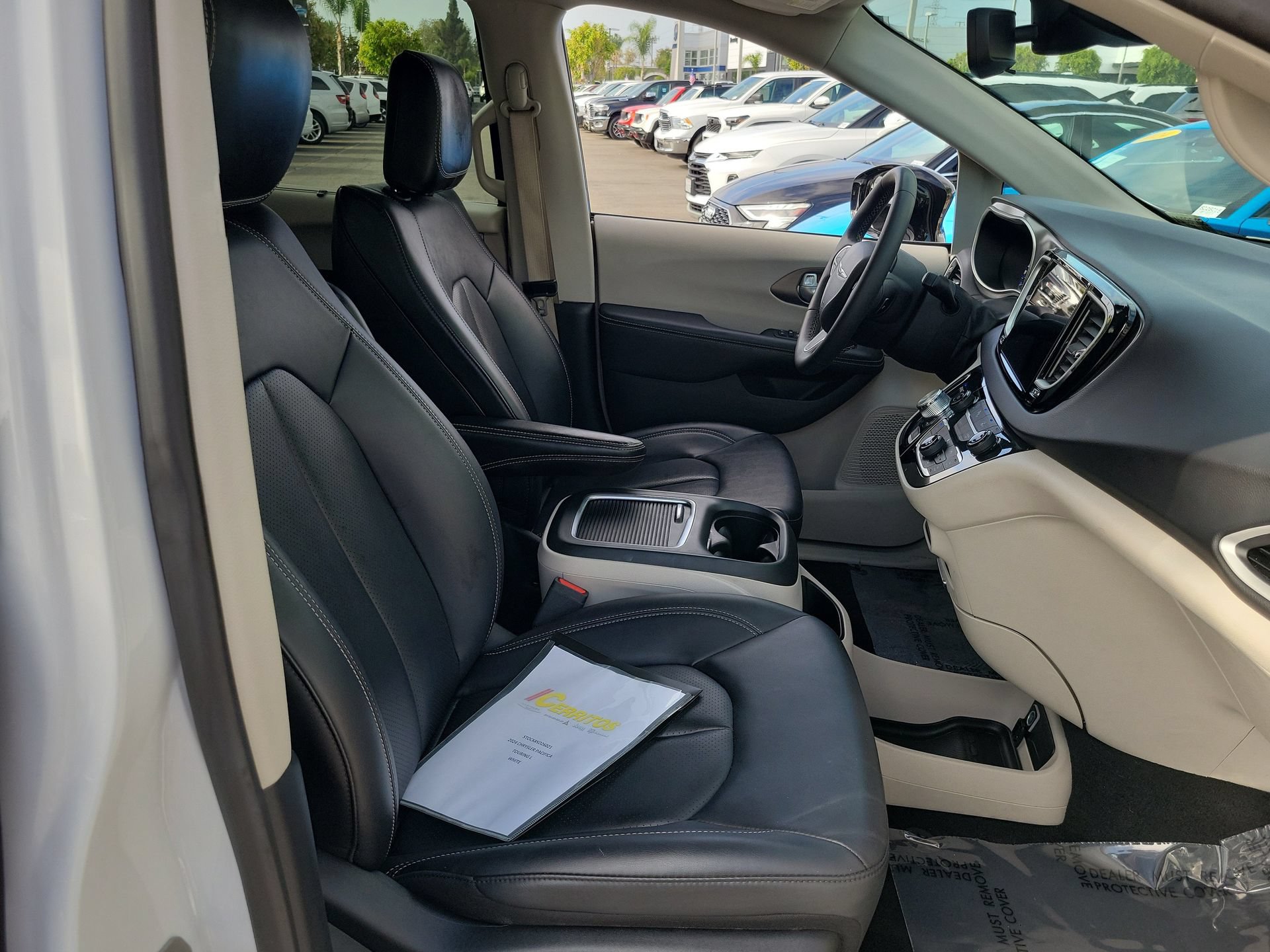 Certified 2024 Chrysler Pacifica Touring-L FWD image 19