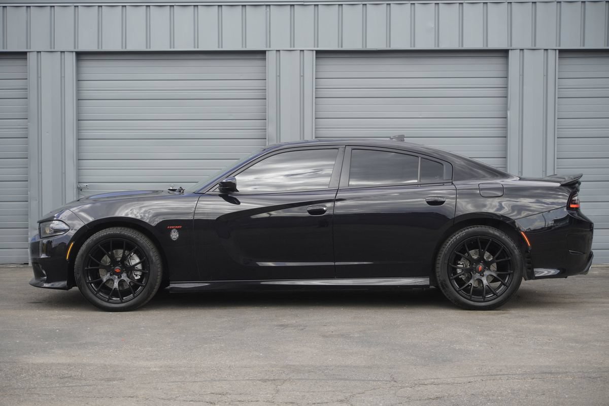 Used 2022 Dodge Charger R/T RWD image 2