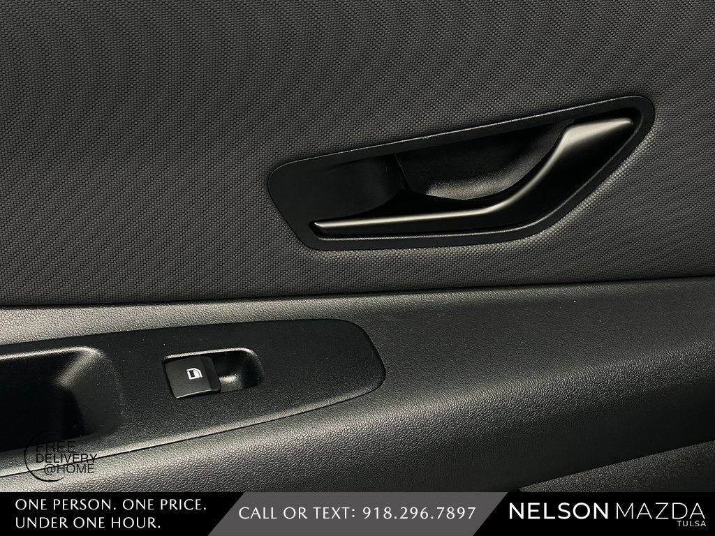 Used 2025 Hyundai Elantra Sport FWD image 32