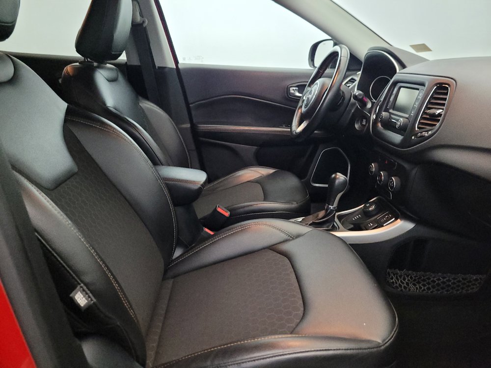 Used 2018 Jeep Compass Latitude AWD/4WD image 21