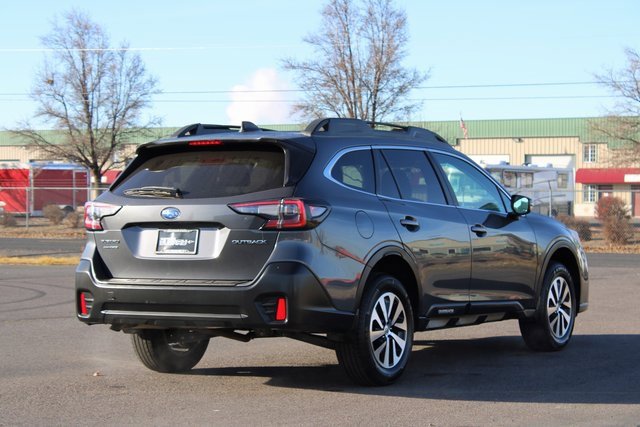 Used 2022 Subaru Outback Premium image 6