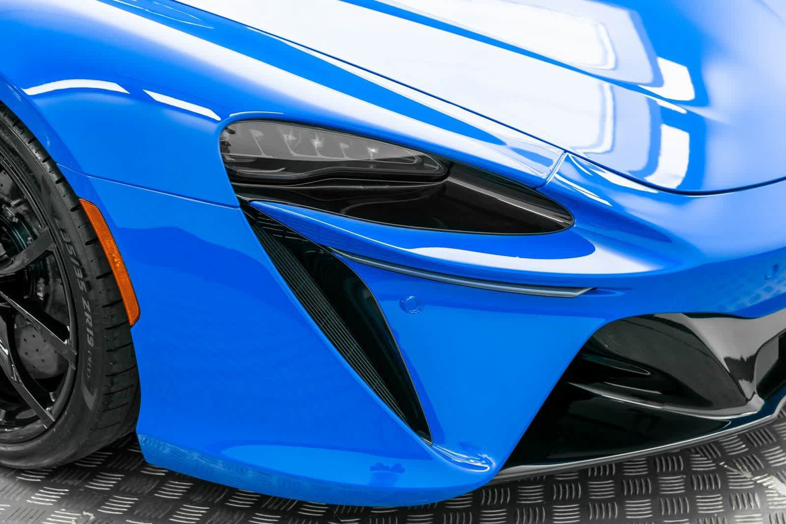 New 2025 McLaren Artura Spider RWD image 43