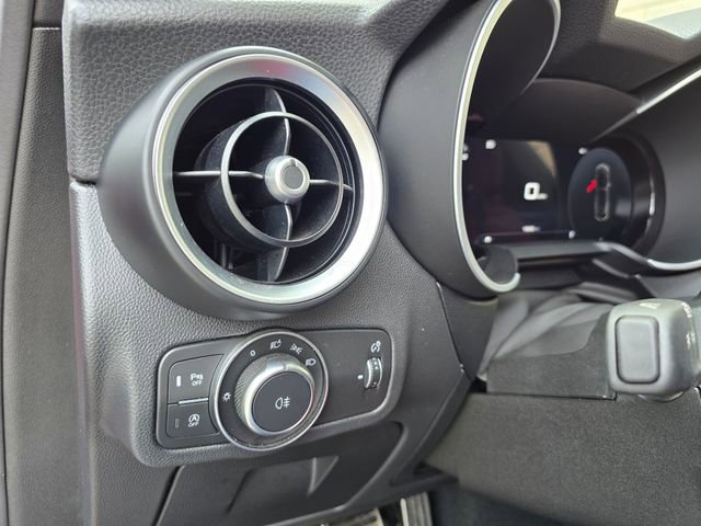 Used 2024 Alfa Romeo Stelvio Veloce AWD/4WD image 36