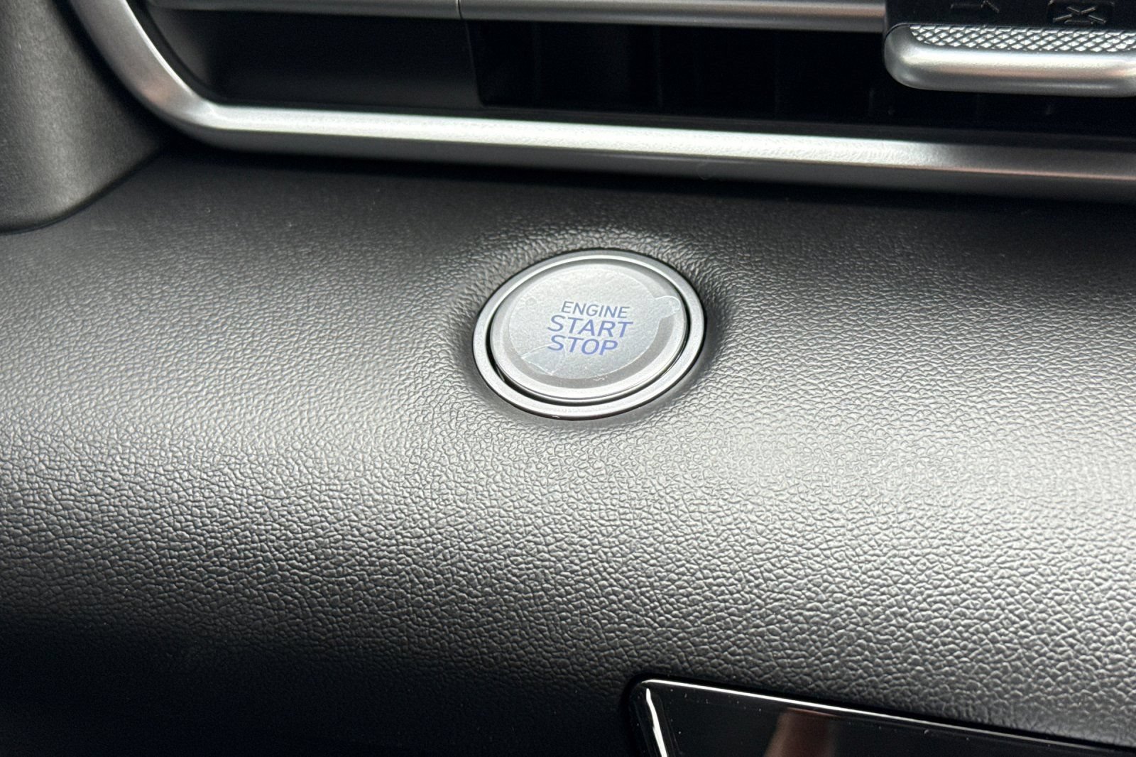 New 2026 Hyundai Elantra Hybrid FWD image 20