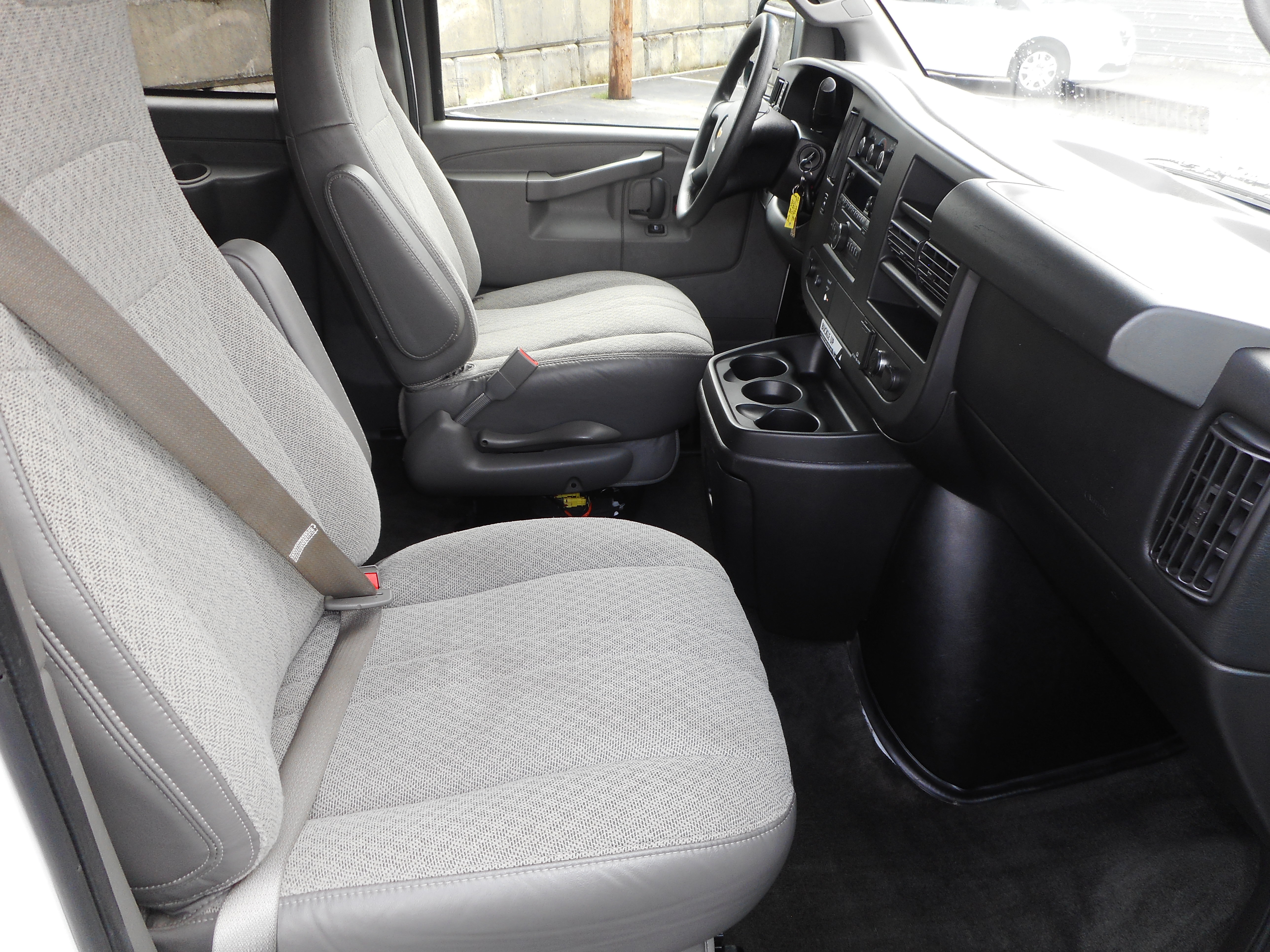 Used 2016 Chevrolet Express 3500 LT w/ LT Preferred Equipment Group RWD image 27