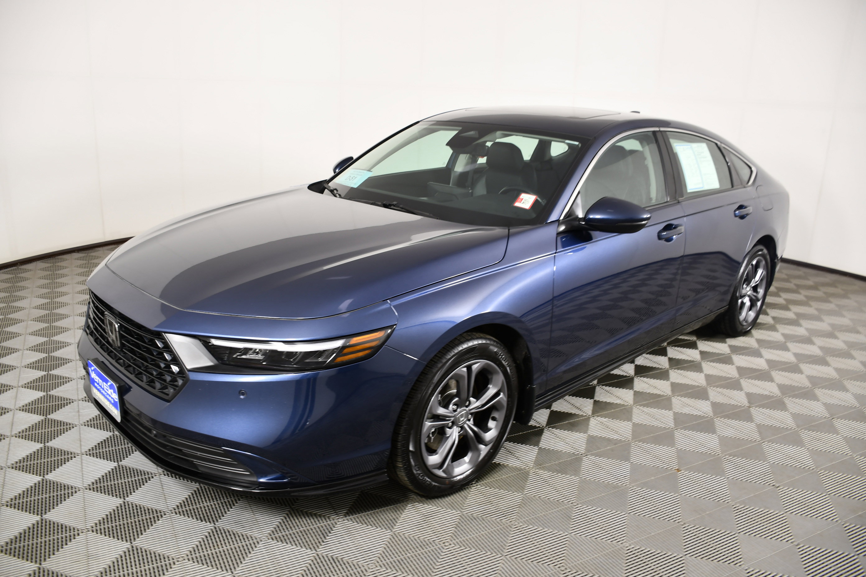 Certified 2025 Honda Accord EX-L image 10