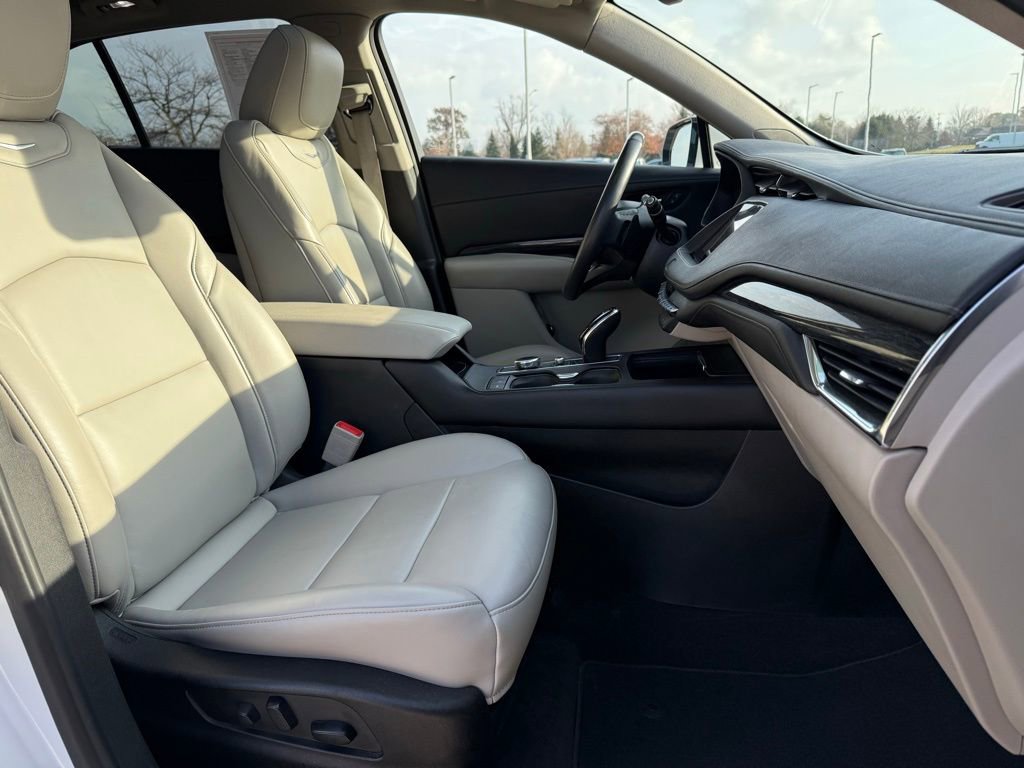 Used 2022 Cadillac XT4 Premium Luxury image 14