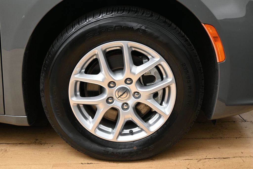 Used 2023 Chrysler Pacifica Touring-L FWD image 14