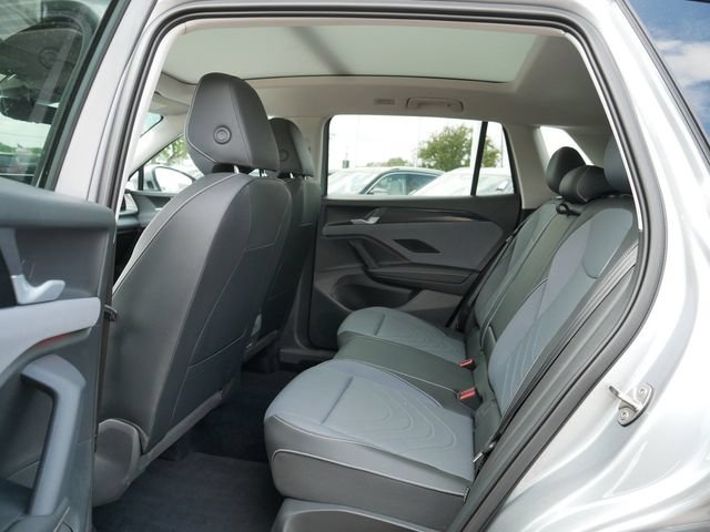 Certified 2025 Volkswagen Tiguan SE AWD/4WD image 17
