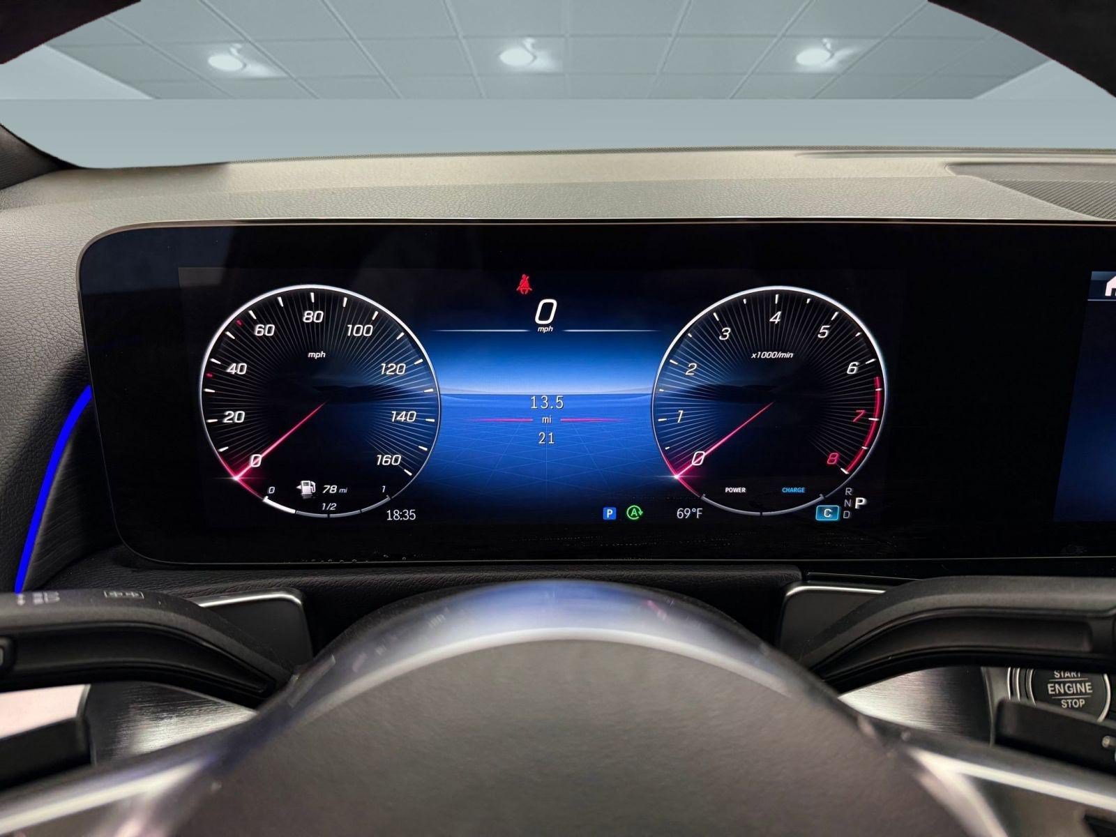 New 2025 Mercedes-Benz GLB 250 4MATIC image 17