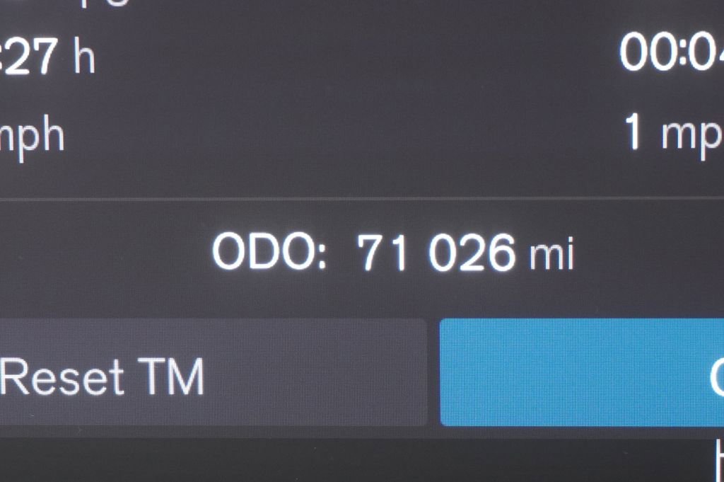 Used 2023 Volvo XC40 B5 Plus image 14