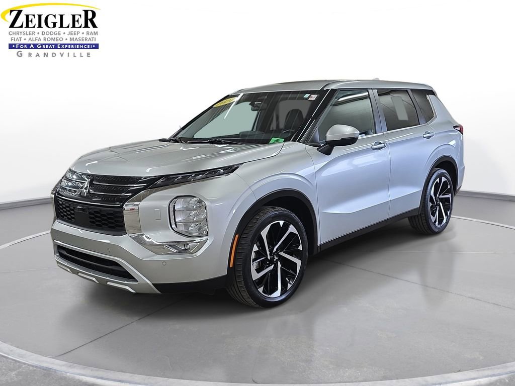 Used 2024 Mitsubishi Outlander SE