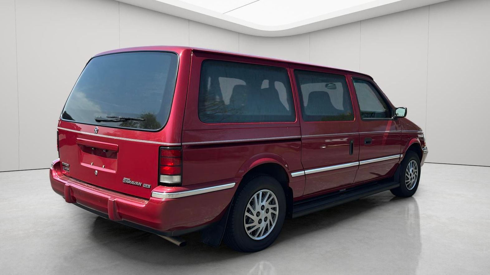 Used 1993 Dodge Grand Caravan SE FWD image 4
