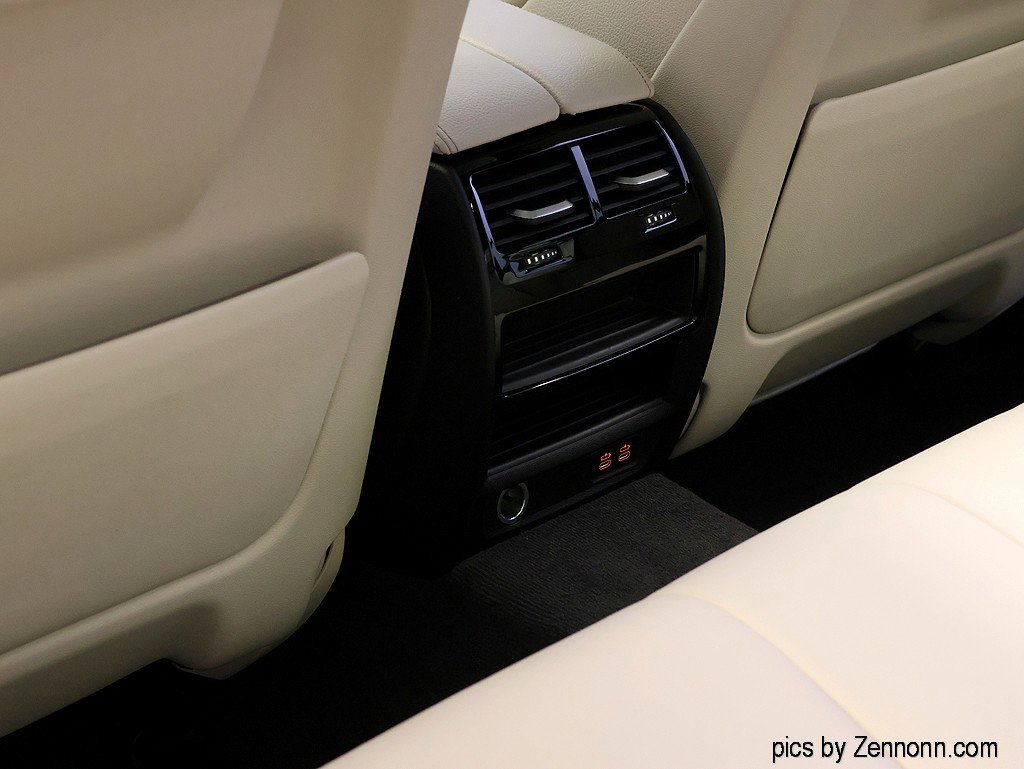 Used 2022 BMW 540i w/ Premium Package image 14