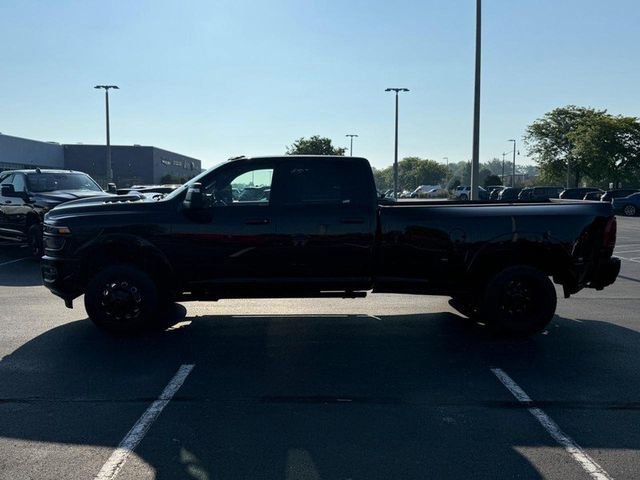 New 2025 RAM 3500 Limited image 8