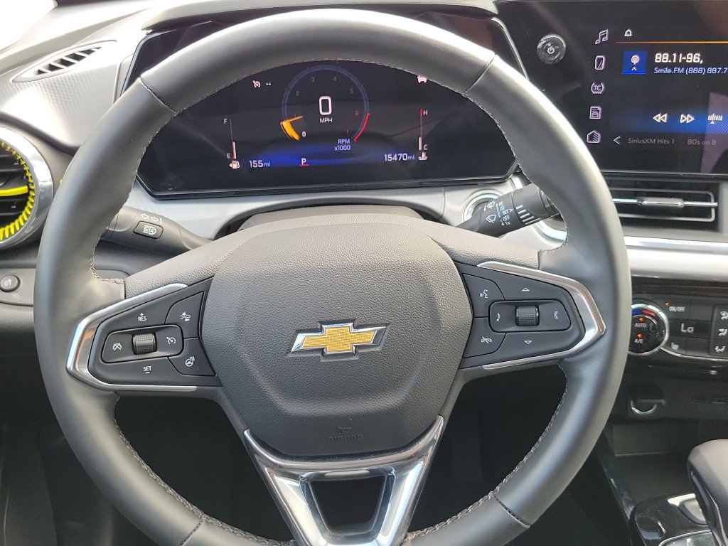 Used 2025 Chevrolet Trax LT w/ LT Convenience Package FWD image 30