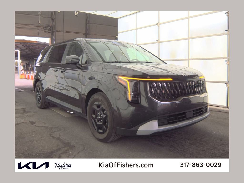 Used 2025 Kia Carnival FWD image 1