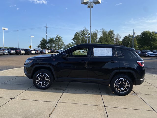 Used 2024 Jeep Compass Trailhawk AWD/4WD image 7