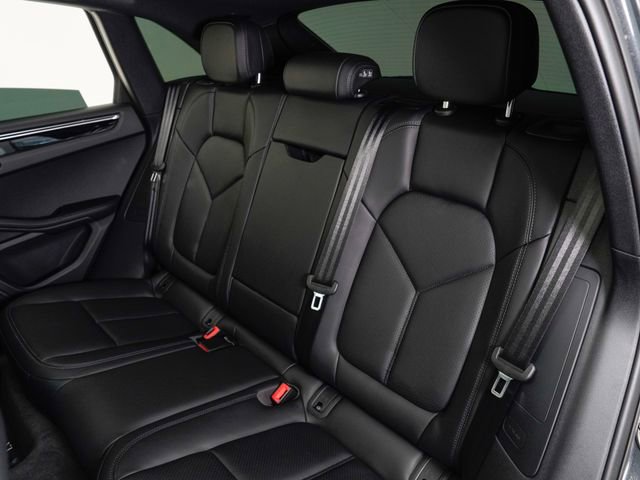 Certified 2026 Porsche Macan S AWD/4WD image 28
