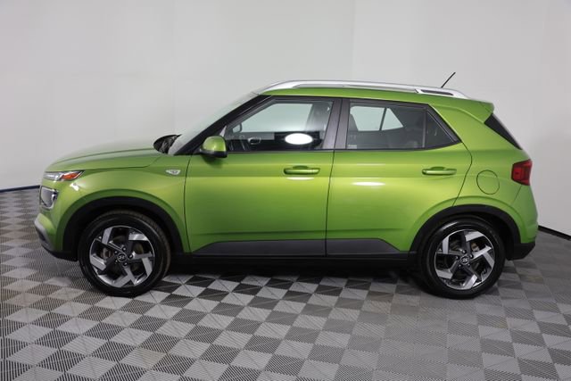 Used 2023 Hyundai Venue SEL w/ Cargo Package image 5