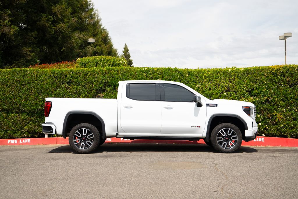 Used 2024 GMC Sierra 1500 AT4 w/ Technology Package AWD/4WD image 4