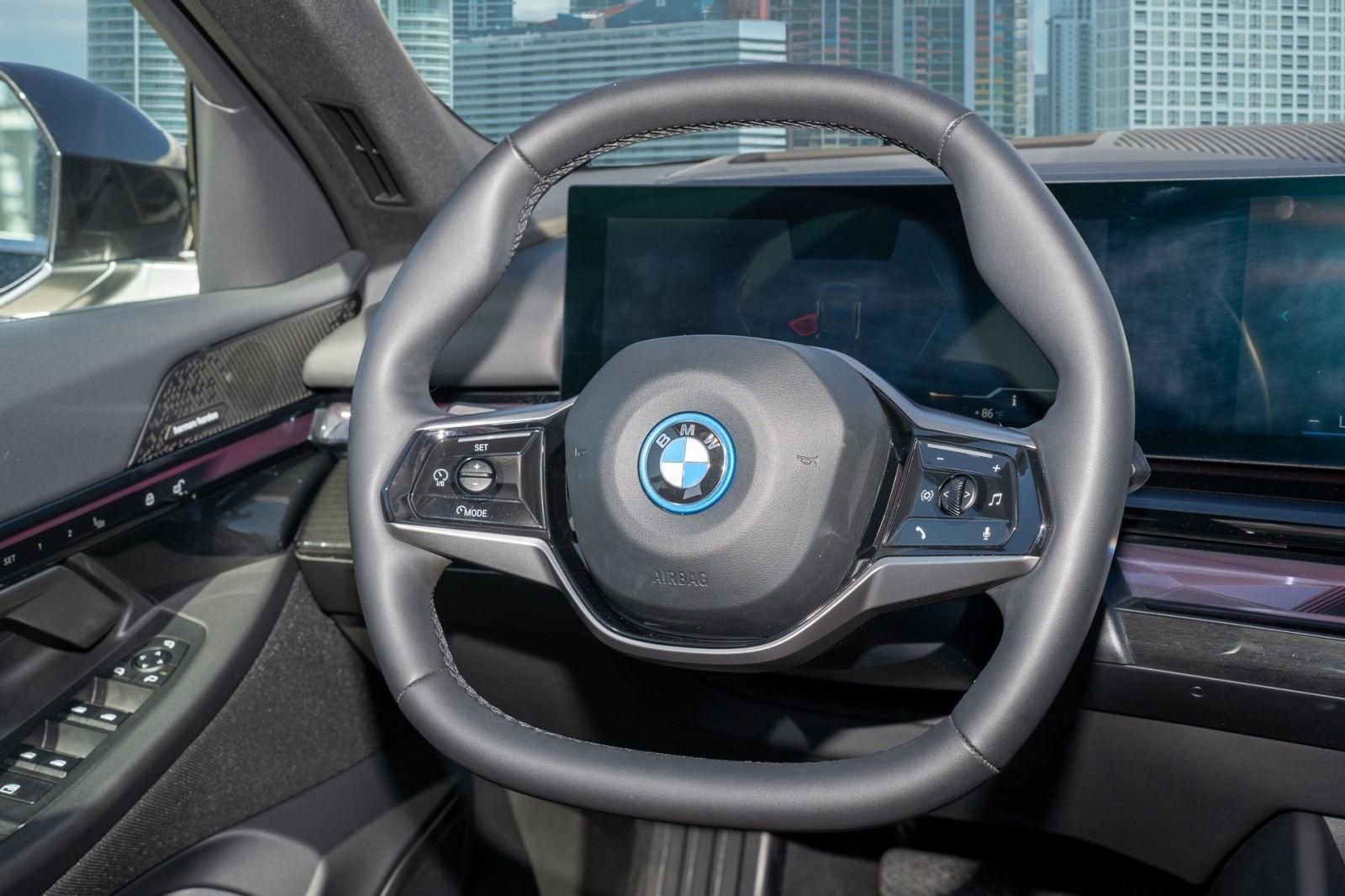 Used 2025 BMW i5 eDrive40i RWD image 22