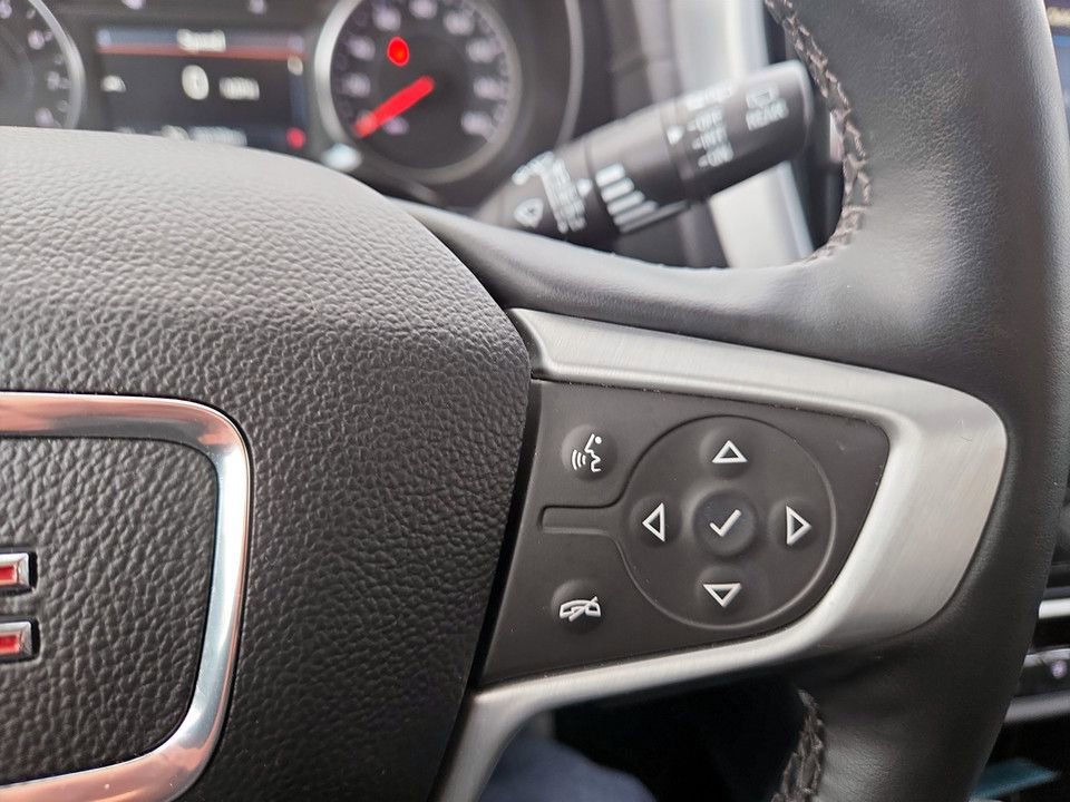 Used 2024 GMC Terrain SLT image 16