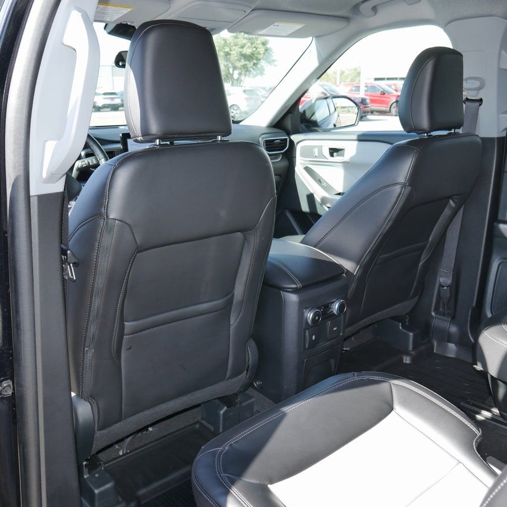 Used 2023 Ford Explorer XLT w/ Equipment Group 202A image 27