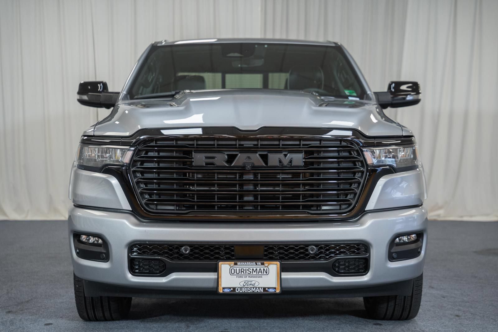 Used 2025 RAM 1500 Laramie w/ Night Edition AWD/4WD image 2