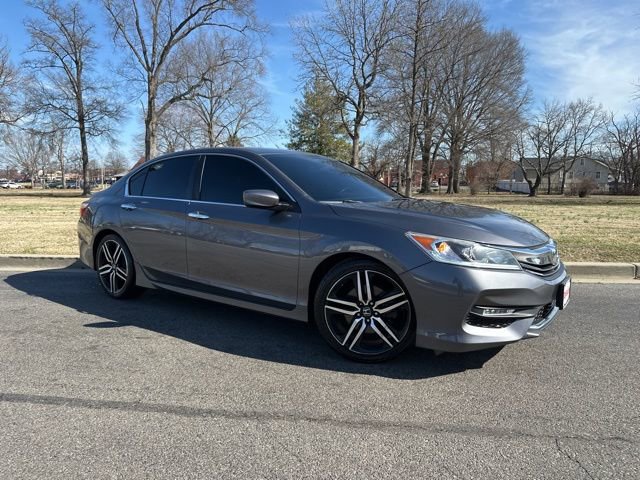 Used 2017 Honda Accord Sport Special Edition image 2